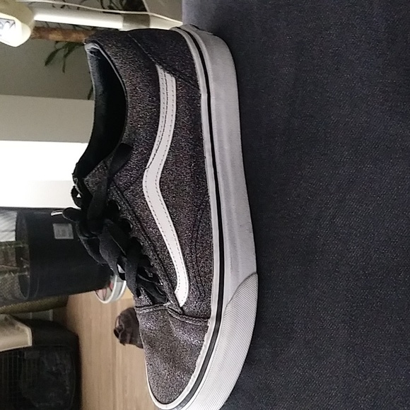 Vans - Picture 5 of 6